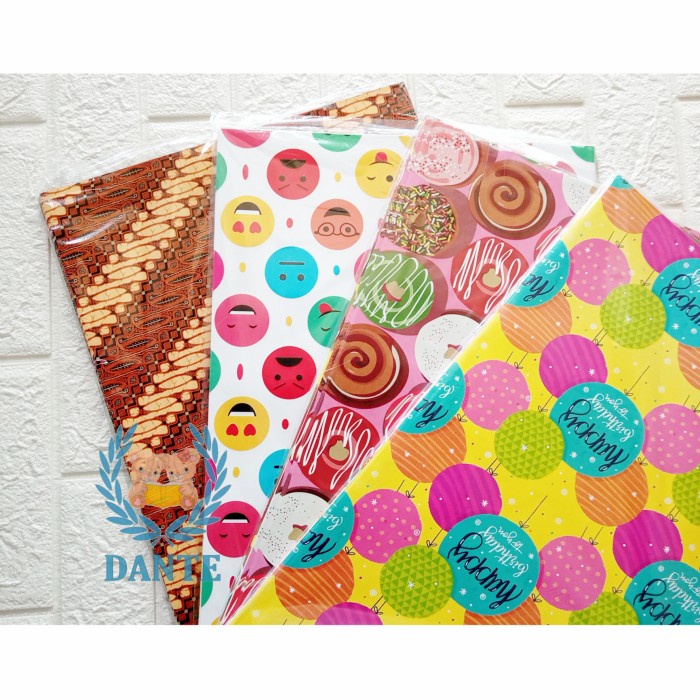 

Kertas Kado Kiky Motif 1 Pak Isi 50 Lembar