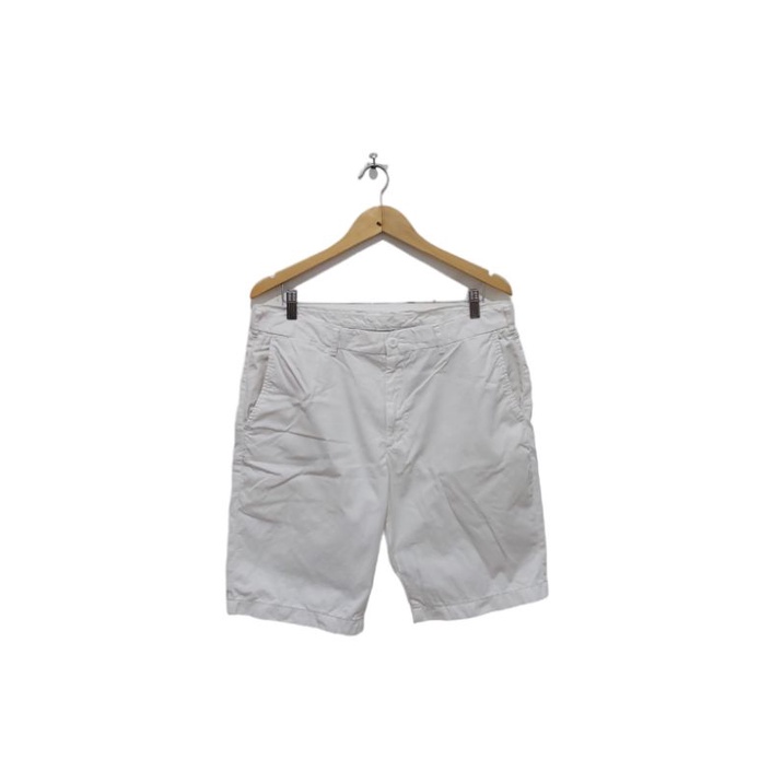 Uniqlo Celana Pendek Pria Putih 2