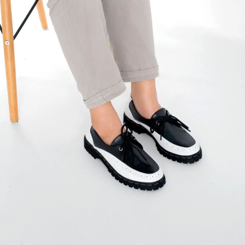 SEPATU WANITA LOAFERS DOCMART SLIP-ON " CLARISSA "