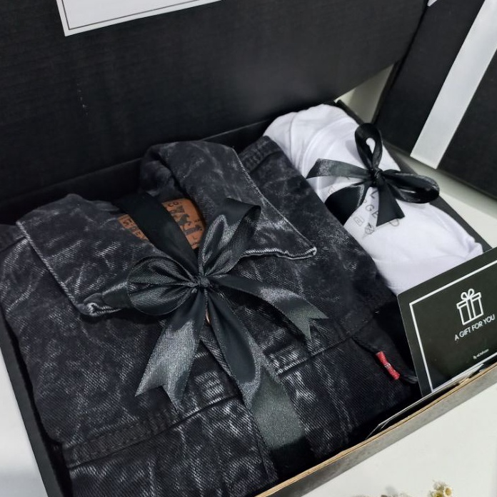 

✨Mall✨ [JAKET] HAMPERS COWOK CEWEK PREMIUM GIFT BOX ULANG TAHUN HADIAH ULTAH KADO WISUDA 