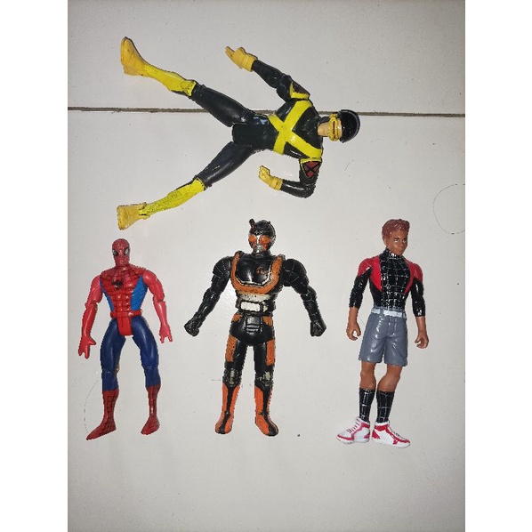 junk mainan figure campur