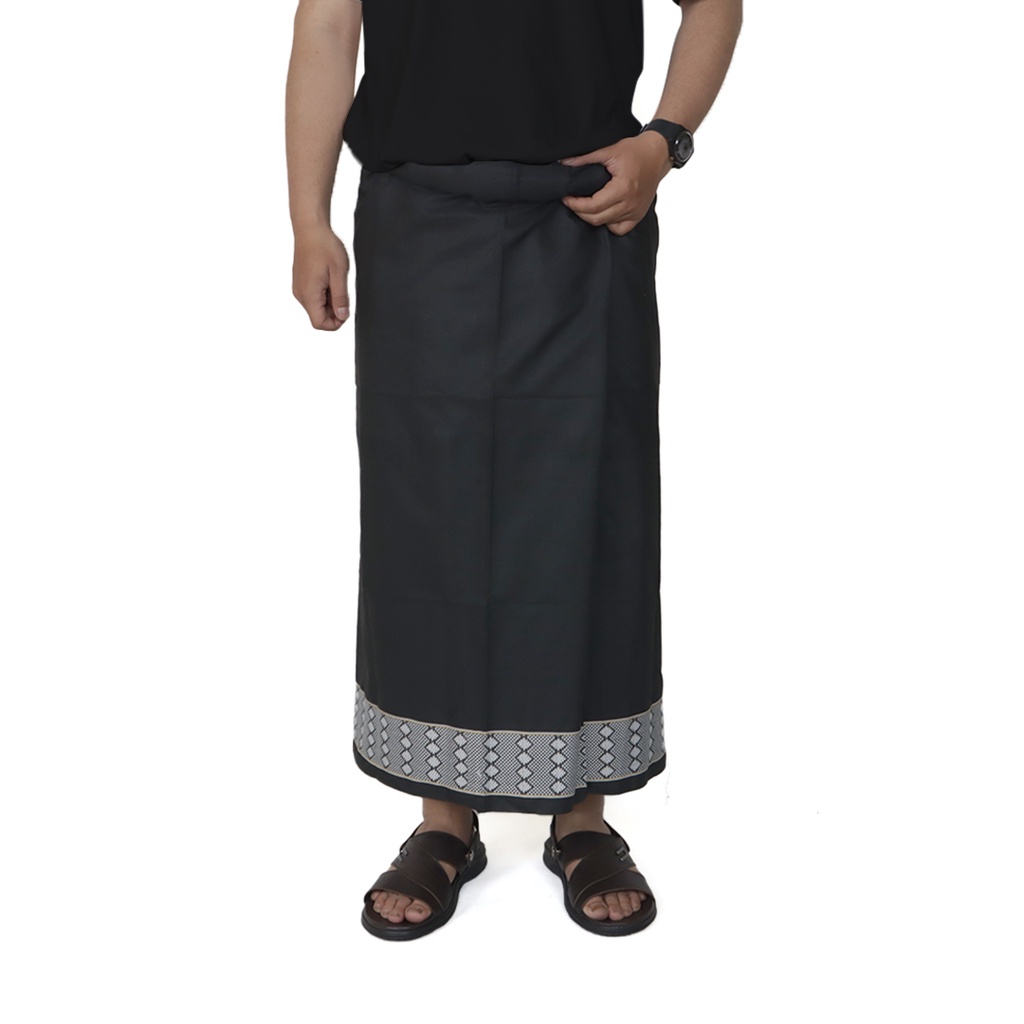 Sarung Dewasa warna Hitam Polos Perlengkapan Sholat Pria Muslim Modern MC DMD001