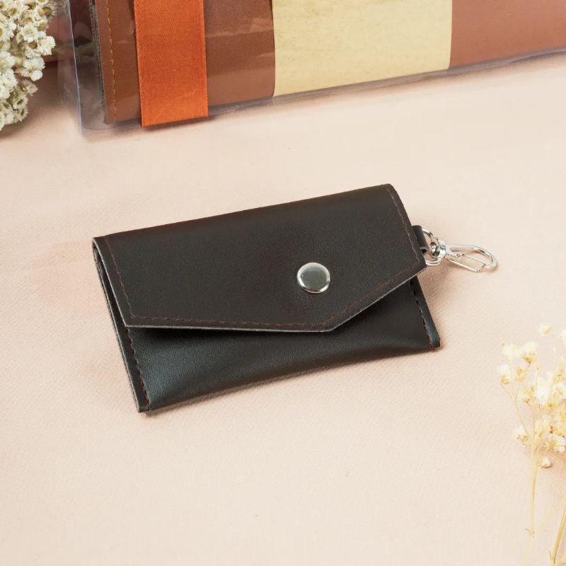 Key chain wallet asymmetric 2 fold
