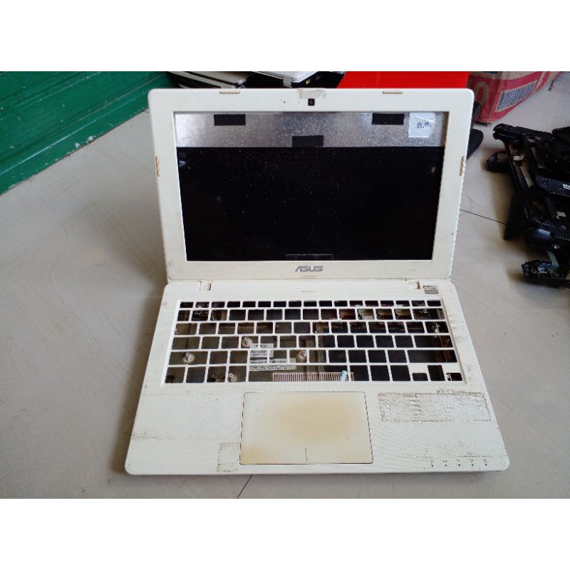 Casing Notebook Asus X200M