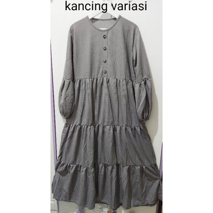 Tren Baju Muslim Gamis Jumbo Mayung Model Kancing Rempel 3 Susun Polos Lengan Balon Bahan Waffle Mer