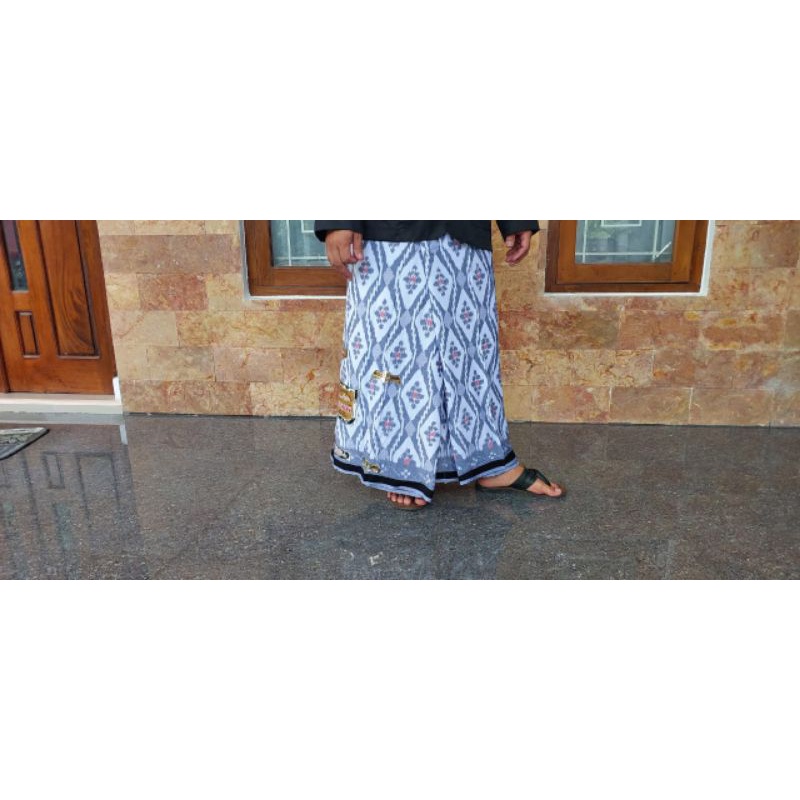 sarung goyor ATBM warna putih