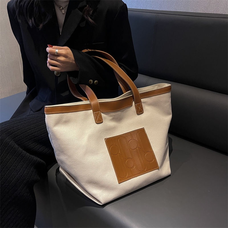 Sera Tote Bag Kapasitas Besar Tas Wanita 2023 Baru Fashion All-Match Outing Commuting Bag Splicing High-End Oversized Bag