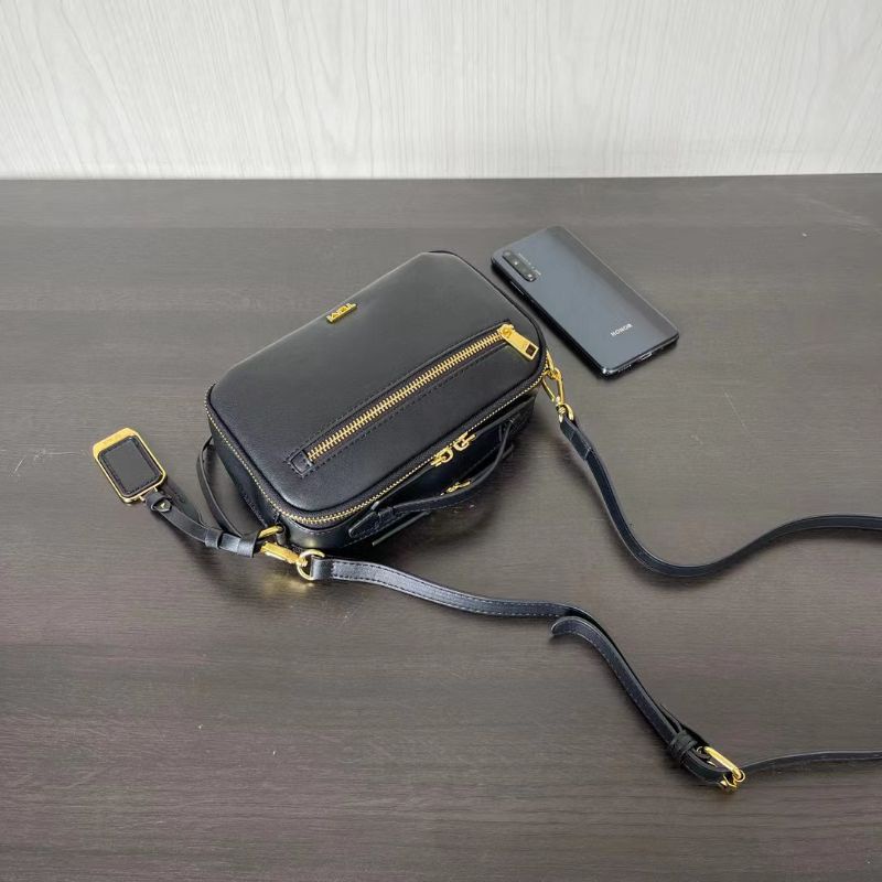 tas wanita tumi voyageur marcie crossbody cewek selempang kulit hitam mirror p1shoes new series