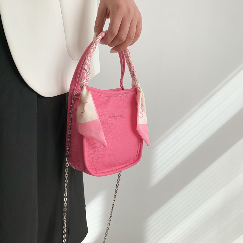 Sera Niche Desain Tas Wanita 2023 Baru In Net Red Street Tote Tas All-Match Single Bahu Messenger Tas Persegi Kecil tren