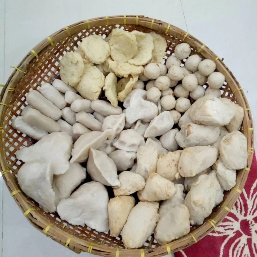 

pempek ikan tenggiri asli palembang isi 30 pcs sama cuka
