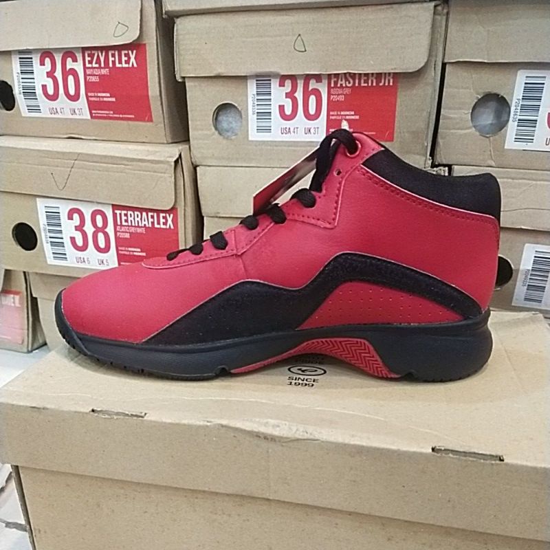 sepatu basket Piero Ganesis