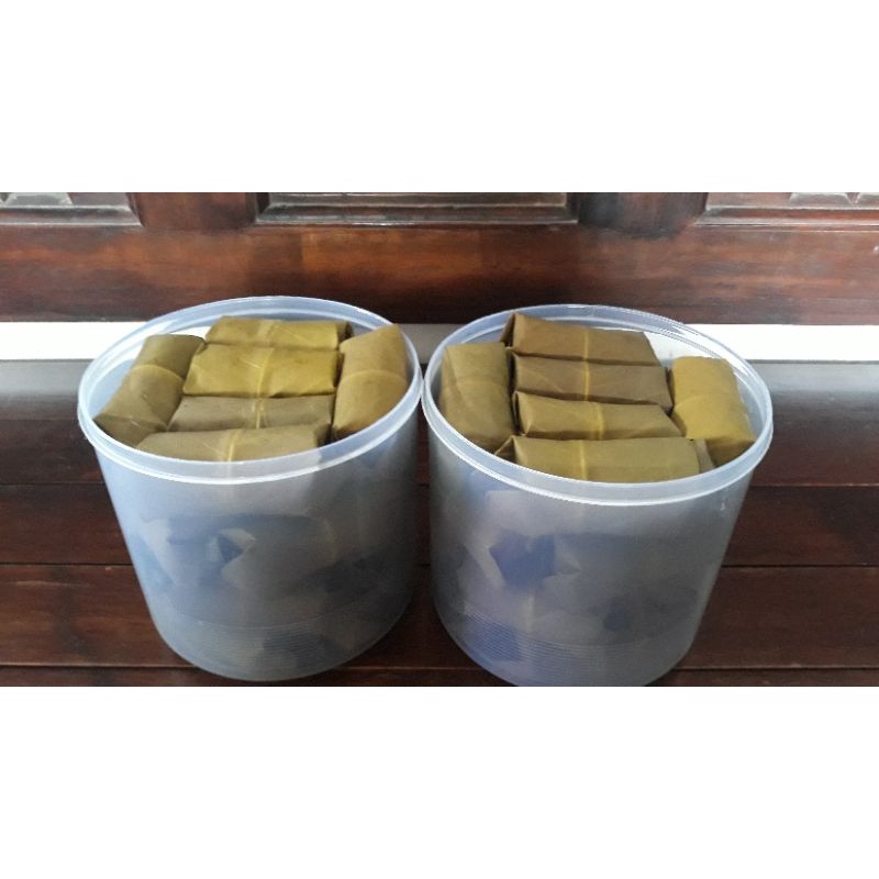 

Tape ketan putri ibu ono toples bulat isi 20