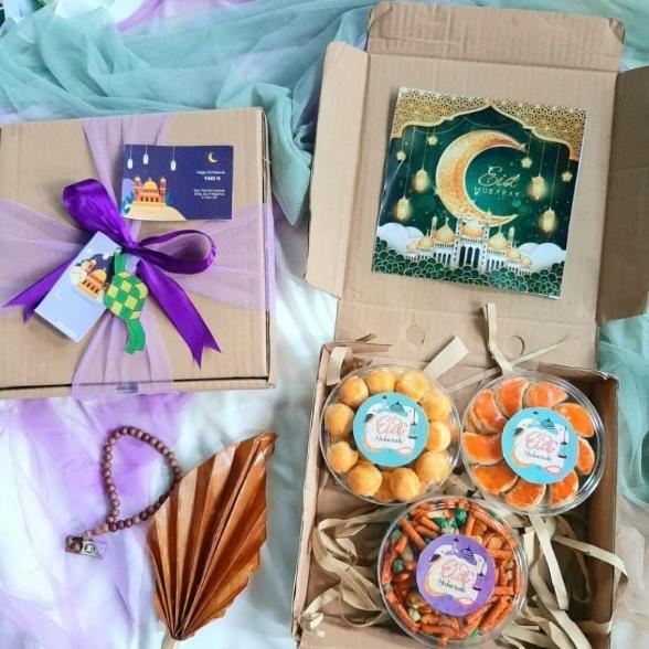 

Buruan beli] HAMPERS LEBARAN KUE KERING MURAH GIFT BOX LEBARAN HADIAH RAMADHAN KADO
