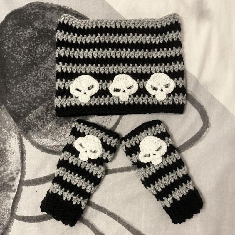 HANDMADE SKULL KITTY BEANIE CAT EAR LOVERBOY HAT/HANDGLOVESSKUL/SARUNGTANGAN/HENDERY WAY V NCT/JISUN