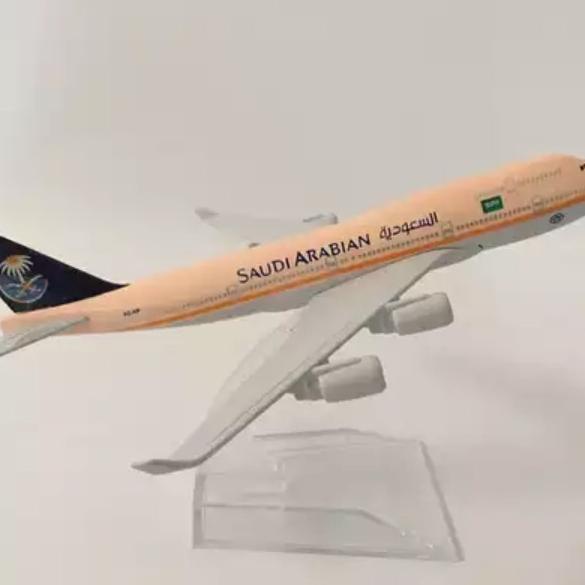 Diecast Pesawat B777 Saudi Arabian