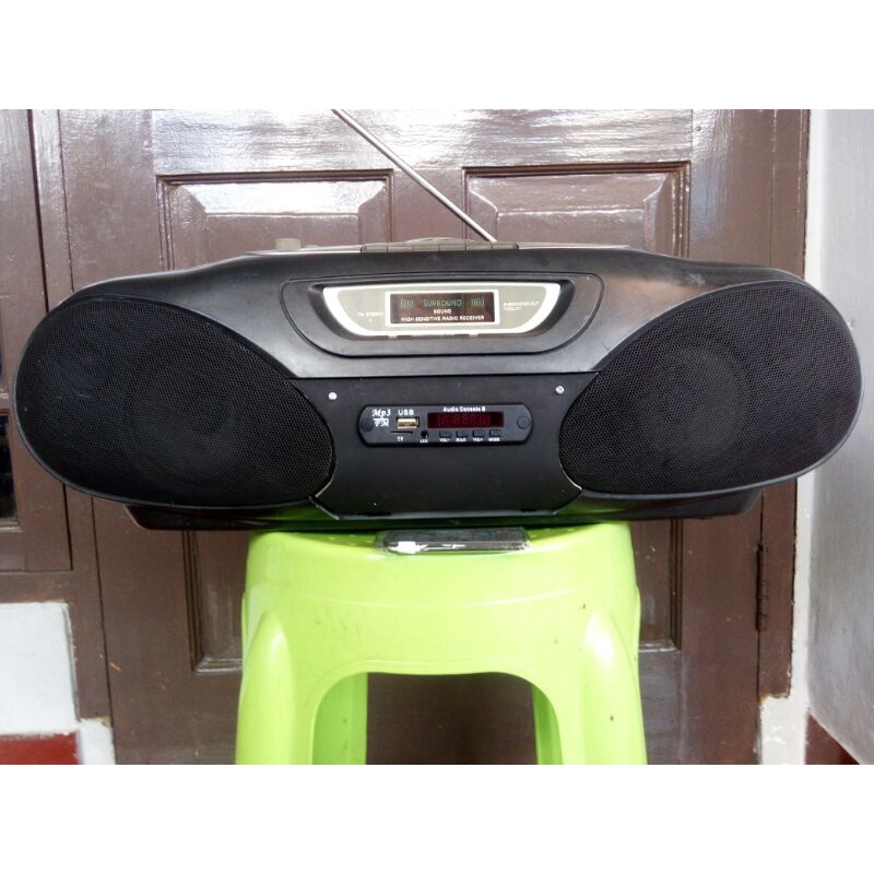 Tape jadul lawas Polytron Grand Bazzoke Boombox