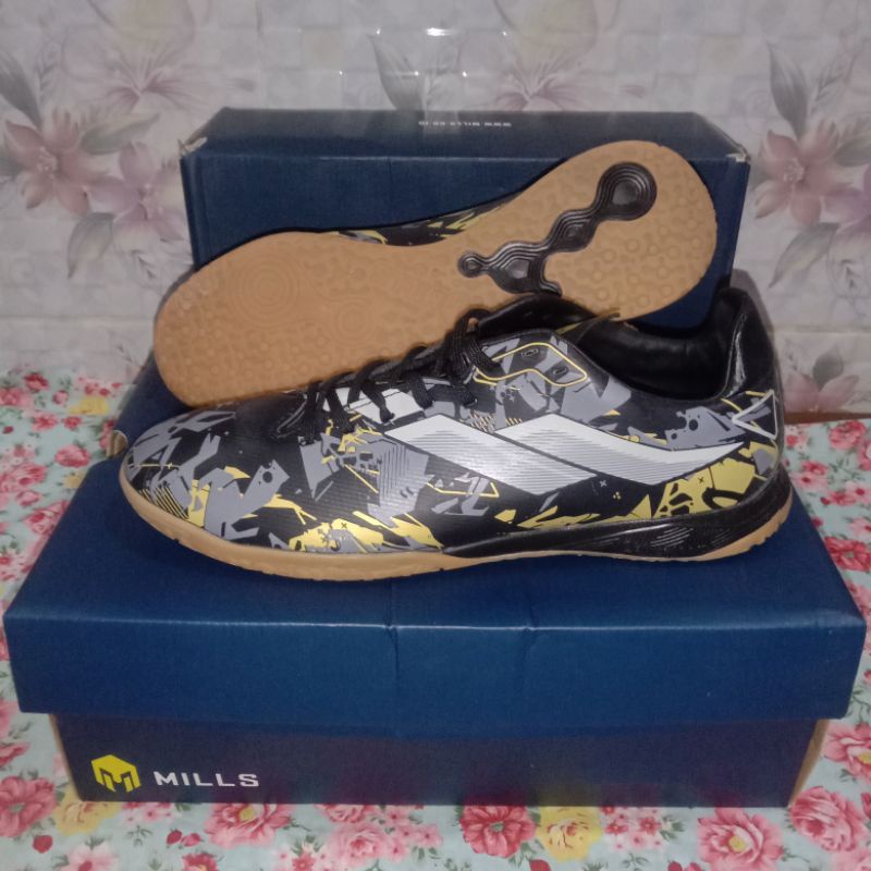 Sepatu Futsal Mills Vulcan IN Black