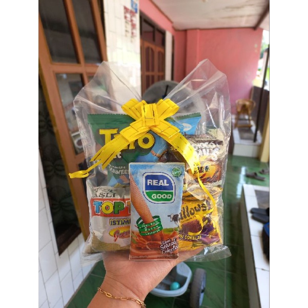 

PAKET SNACK ULANGTAHUN/PARCEL SNACK MURAH