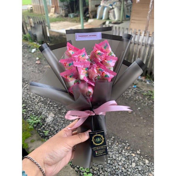 

Buket Yupi Mini Hadiah Ulang Tahun | Handbuket_astambul2