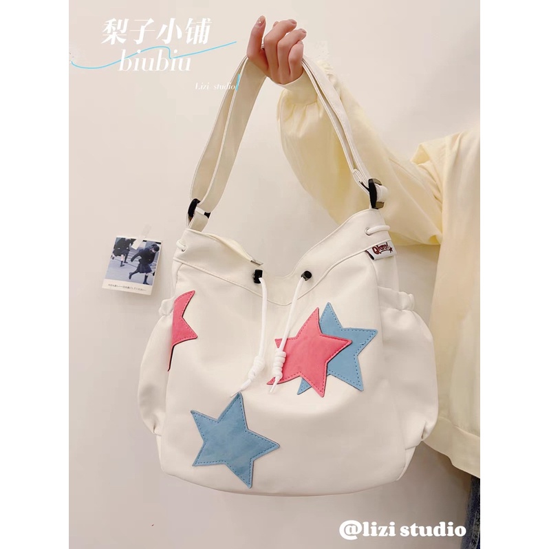 ✳☋Sera  Toko Gaya Korea Spice Girl Messenger Tas Wanita Kapasitas Besar Pentagram Tas Kanvas Kasual Serbaguna Siswa Kelas Tas Bahu