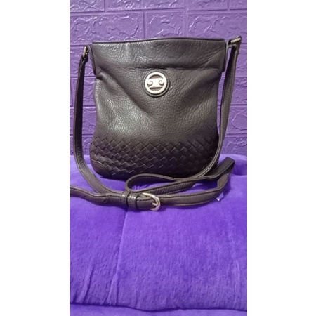 tas sling kulas pierre cardin preloved