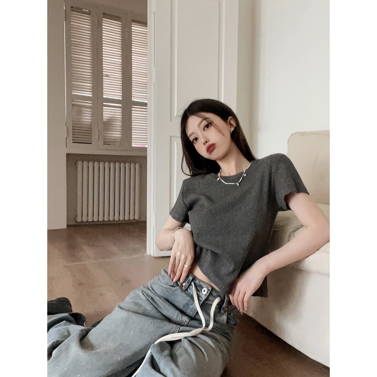 ▪℡▪#COD Suhao Gray retro lengan pendek T-shirt wanita musim panas 2023 versi Korea baru dari leher bulat longgar desain kasual niche top