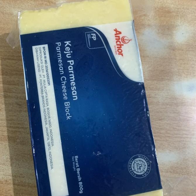 

Anchor Parmesan Cheese 800gr block keju NON BEBAS ONGKIR ---NEW---
