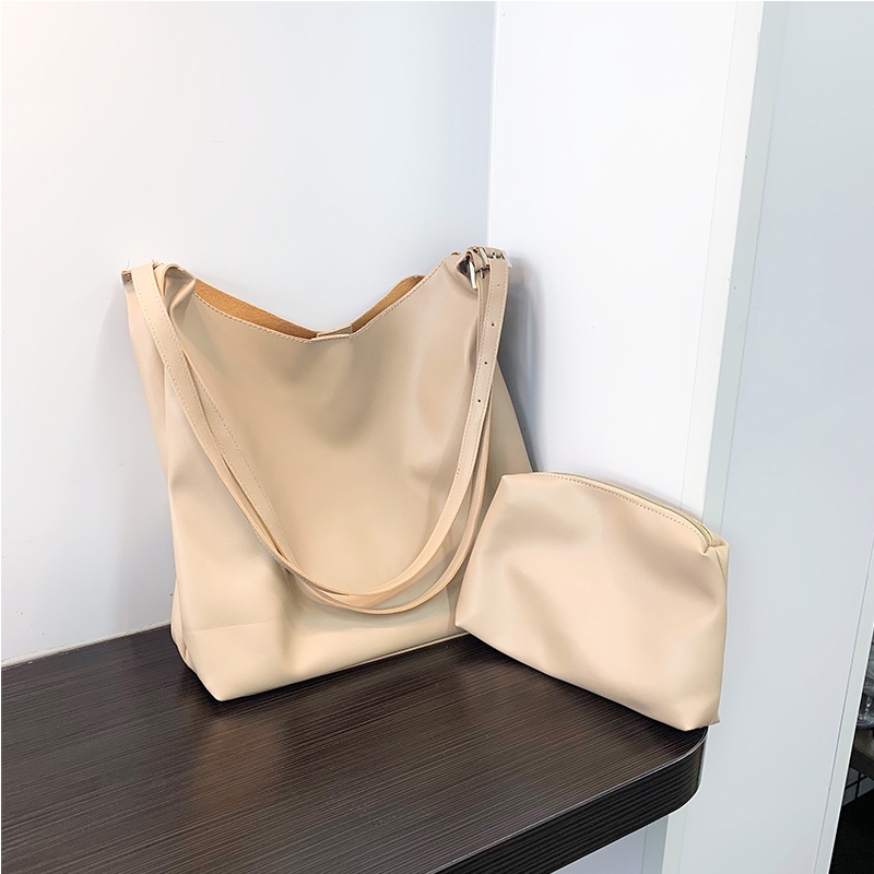 Red Tas wanita berkapasitas besar tas kelas mahasiswa tas tote 2022 baru trendi all-match tas bahu tunggal tas ember portabel