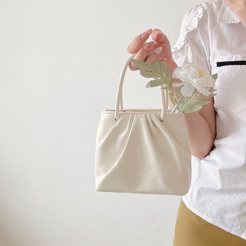 Red Tas kecil all-match lipit persegi wanita 2022 musim semi dan musim panas baru kerumunan kecil portabel putih versi Korea tren tas Messenger bahu tunggal