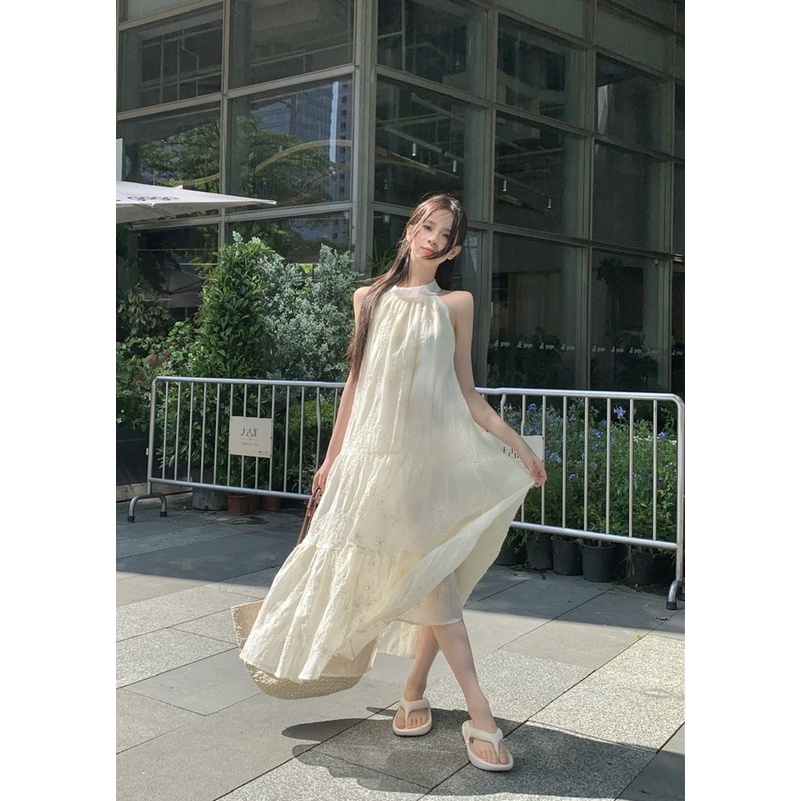 Red dreesGaya liburan strapless halter neck dress musim panas wanita temperamen pinggang ramping dan renda tipis rok mid-length