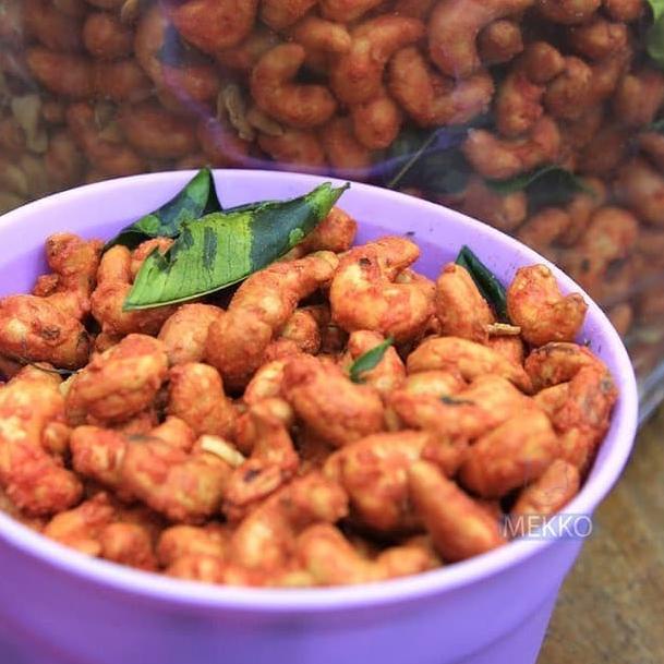 

Diskon | HJ6 | 500 gram kacang mede thailand pedes daun jeruk