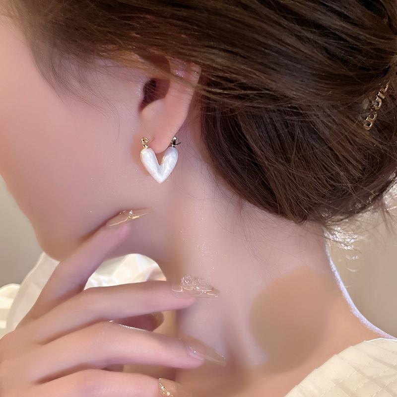 【Bayar di tempat】Anting Dan Anting Bentuk Hati Minyak Tetes Cocok Untuk Aksesoris Perhiasan Wanita