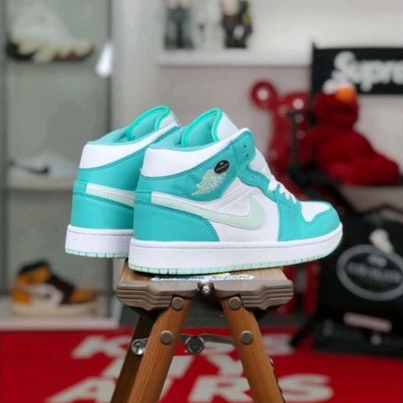 Nike Air Jordan 1 Mid &quot;Marine Green&quot;