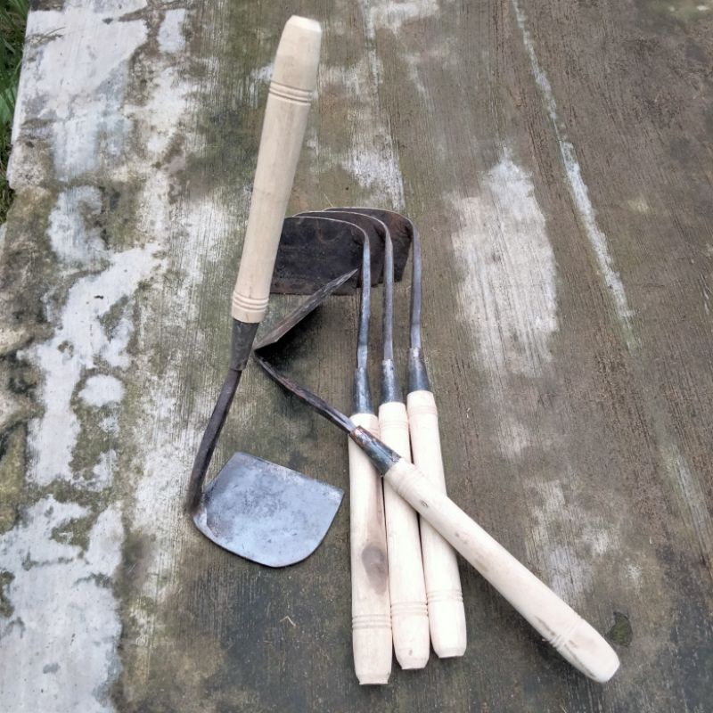 Wangkil Miring / Cangkul Kecil / Gratul / Alat Pembersih Rumput