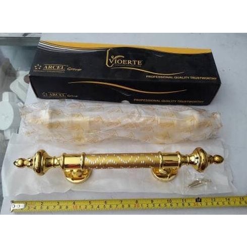 Handel pintu kupu tarung. handel besar