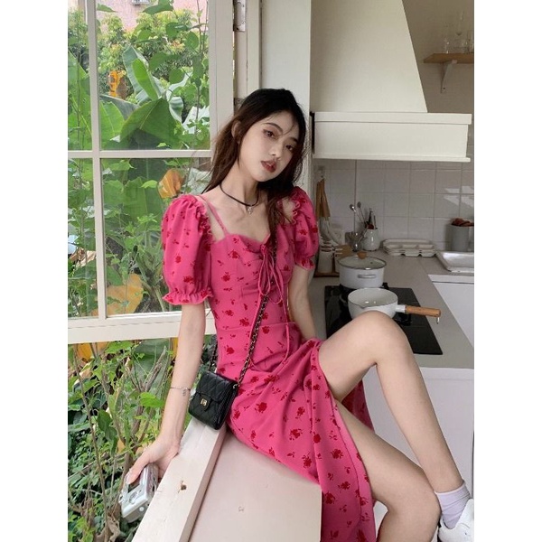 dress floral korea Gaun Wanita Lengan Puff Kerah Persegi Floral Manis Musim Panas2023Rok Belahan Pan