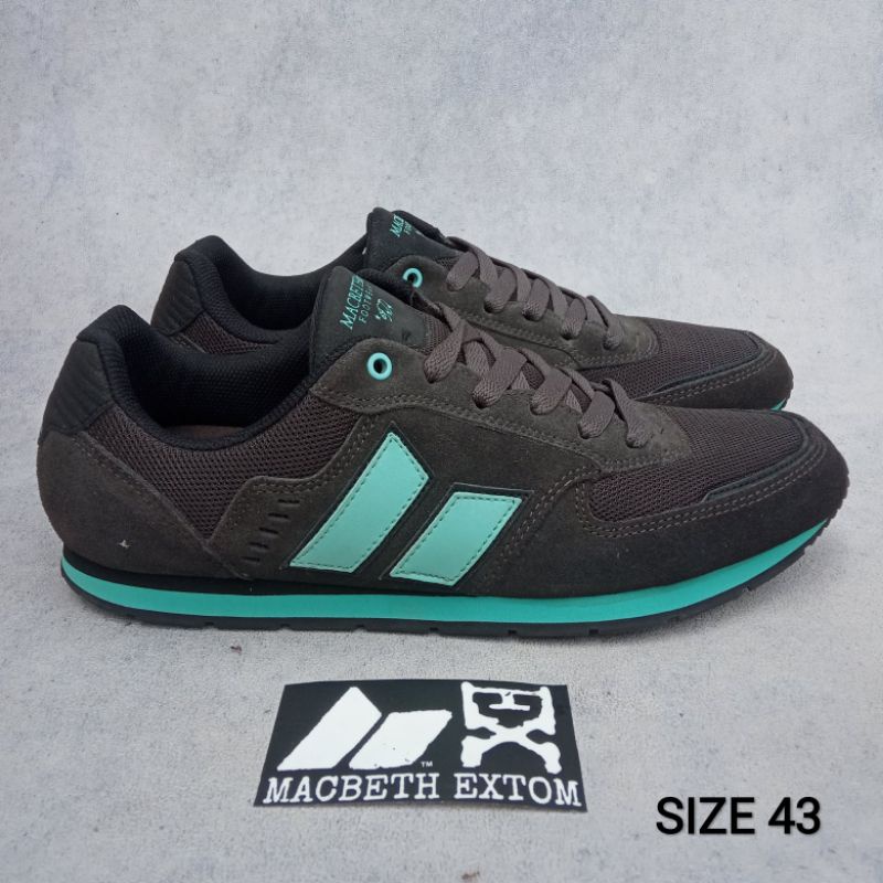 Macbeth Fischer Grey Seafoam Size 43 LIKE NEW