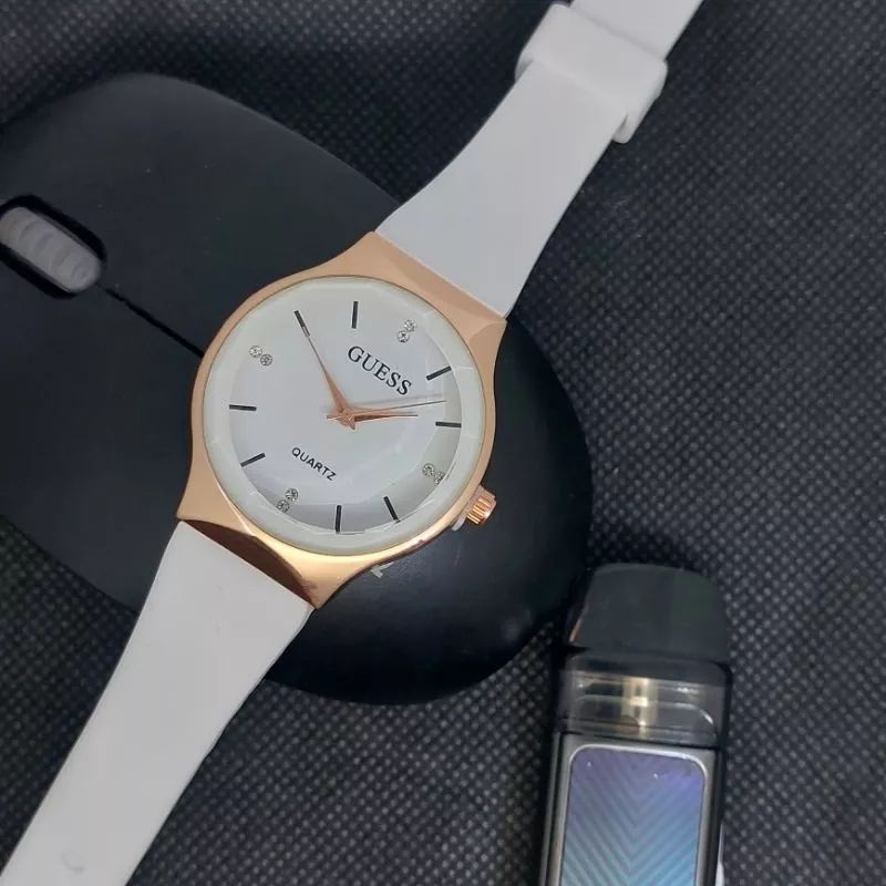 JAM TANGAN WANITA GUESS PASHION VINTAGE TALI RUBBER TERMURAH