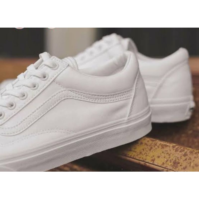 QUEEN SHOP22!!BSEPATU OLDSKOL LOW BACK PUTIH POLOS 36-43/SNEAKERS TERBARU WANITA PRIA PUTIH POLOS/SEPATU TERBARU FULL WHITE/ SEPATU SNEAKERS V4NSS PUTIH POLOS/SEPATU SEKOLAH PRIA/SEPATU SEKOLAH HITAM POLOS/SEPATU SEKOLAH FULL BLACK/SEPATU OLAH RAGA TREND