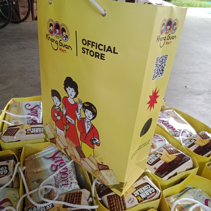 

paket lebaran khong guan isi 11 macam