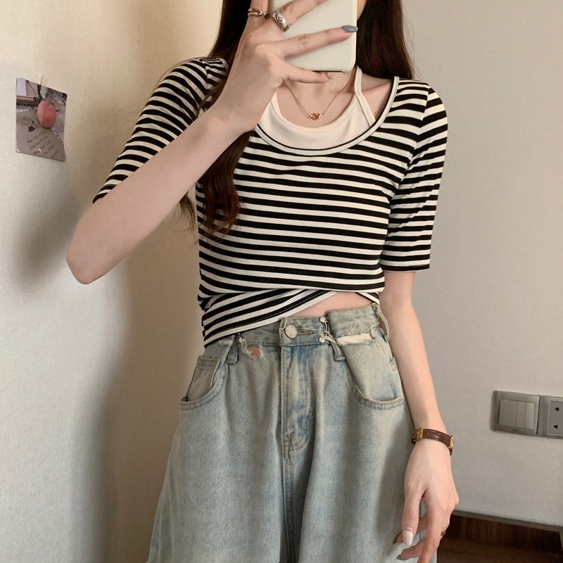 ●◘Suhao kaos import wanita kaos wanita gaya korea lengan pendek kaos pendek perempuan fake two-piece striped American retro short-sleeved t-shirt women s summer design sense short off-shoulder sweet hot girl top