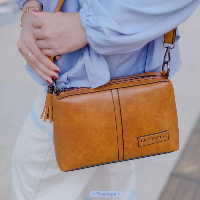 TAS WIWIT MOONZAYA TAS SELEMPANG WANITA KULIT BY MOONZAYA ORIGINAL