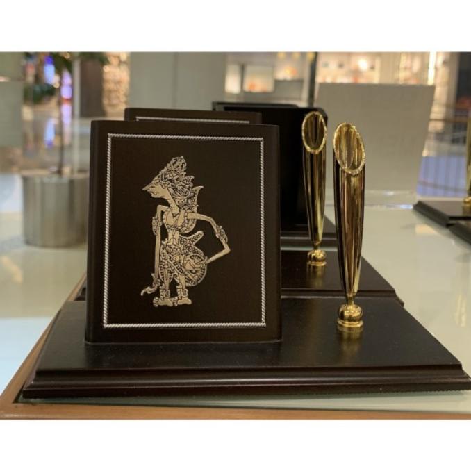 

Pen Stand atau Desk Set ( Tempat Pena Meja Kantor )