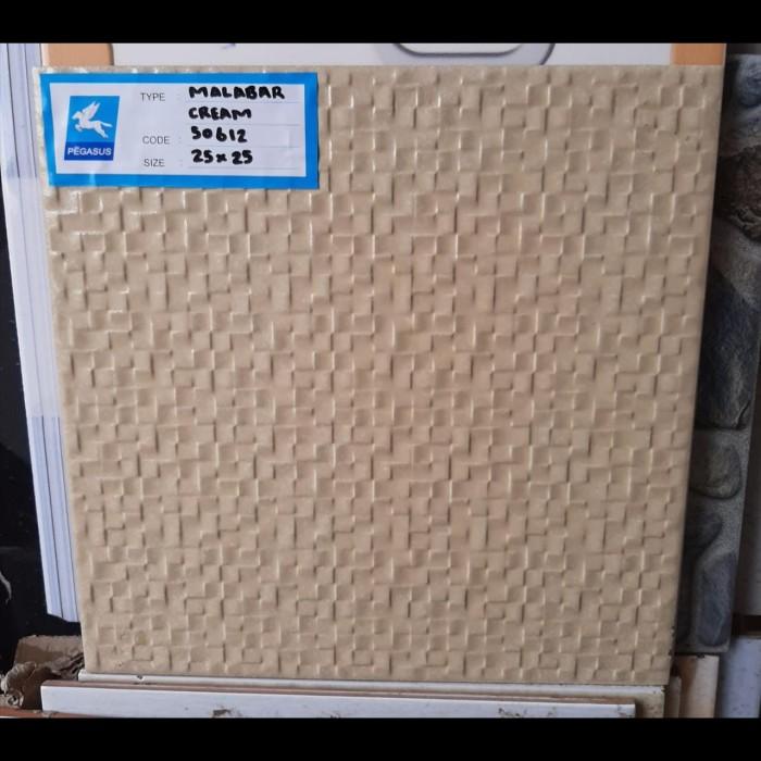 Terlaris Keramik Lantai Kamar Mandi 25X25 Pegasus Malabar Series - Cream