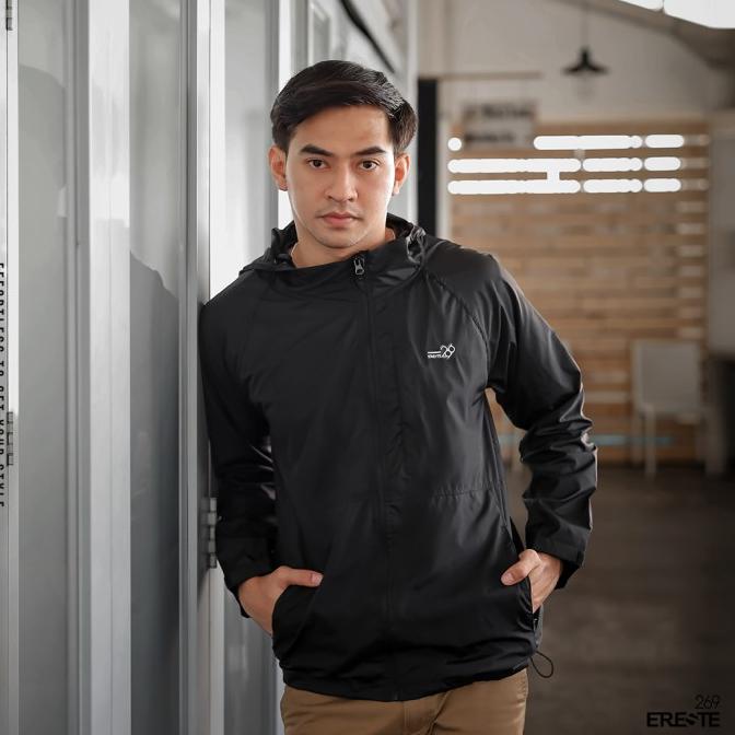 Ereste269 Jaket Olahraga Ultralight Insider Black