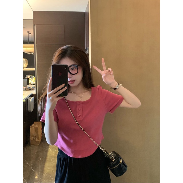 Red Bahu Depan Kerah Persegi Setengah Terbuka Tombol Slim Fit Lengan Pendek 2023 Slim Pullover Hot Girl Pendek Melengkung top T-shirt