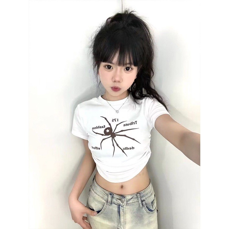 Red Kapas Spider Cetak Pendek Lipit T-shirt Slim Street Niche Y2k Gadis Panas Amerika Pusar Lengan Pendek Musim Panas Atas