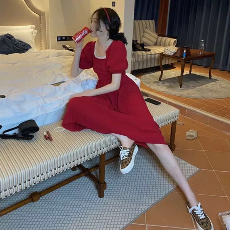 Red Perancis retro lengan pendek gaun musim panas pakaian wanita baru mutiara persegi kerah slim dan asin manis platycodon mid-length dress untuk wanita