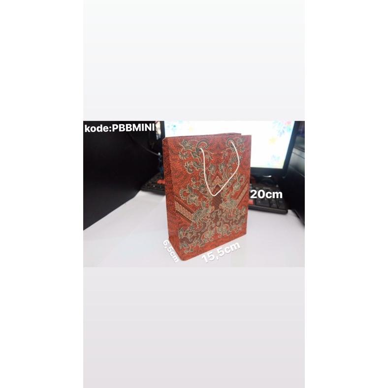 

Promo paperbag batik mini size 20x15x6cm isi 12