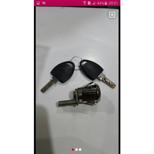 

Kunci Pintu Lemari Besi Filing Cabinet File Merek Lion Asli 100%